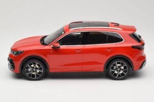 Volkswagen Tiguan eTSI R-Line Persimmon Red Metallic Otto 1:18 OT489 Smola – slika 3 od 6
