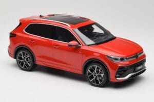 Volkswagen Tiguan eTSI R-Line Persimmon Red Metallic Otto 1:18 OT489 Smola – slika 4 od 6