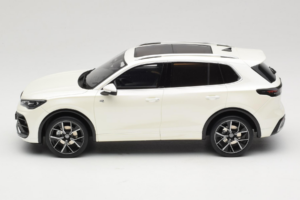 Volkswagen Tiguan R-Line Oryx White Pearl Otto 1:18 OT1219 Smola – slika 3 od 6