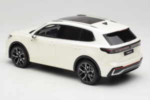 Volkswagen Tiguan R-Line Oryx White Pearl Otto 1:18 OT1219 Smola – slika 5 od 6
