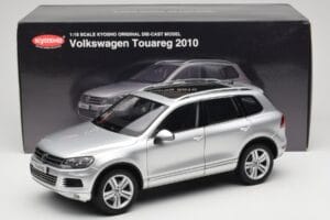 Volkswagen Touareg 7L Silver Metallic Kyosho 1:18 8821CS Kovina – slika 8 od 8