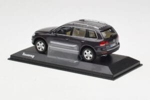 Volkswagen Touareg Siv Minichamps 1:43 TOUAREG001 Kovina – slika 3 od 4