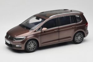 Volkswagen Touran 5T Rjava Paudi Model 1:18 ZVE000003BRA Kovina