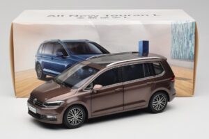 Volkswagen Touran 5T Rjava Paudi Model 1:18 ZVE000003BRA Kovina – slika 8 od 8
