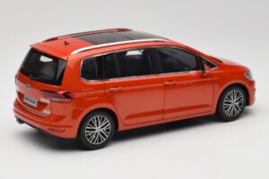 Volkswagen Touran 5T Oranžna Paudi Model 1:18 ZVE000003ORA Kovina – slika 3 od 8