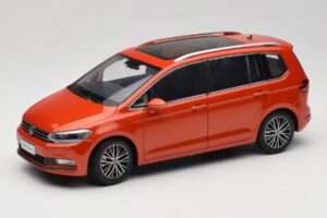 Volkswagen Touran 5T Oranžna Paudi Model 1:18 ZVE000003ORA Kovina