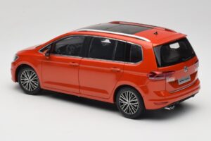 Volkswagen Touran 5T Oranžna Paudi Model 1:18 ZVE000003ORA Kovina – slika 7 od 8