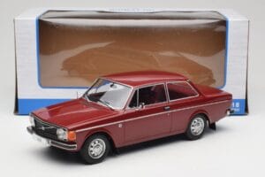 Volvo 142 Temno Rdeča MCG 1:18 MCG18443 Kovina – slika 6 od 6