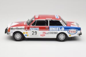 Volvo 142 #29 M. Alen / I. Kivimaki Rally 1000 Lakes 1973 MCG 1:18 MCG18528R Kovina – slika 3 od 6