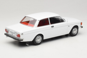Volvo 142 Bela MCG 1:18 MCG18445 Kovina – slika 2 od 6