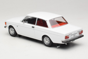 Volvo 142 Bela MCG 1:18 MCG18445 Kovina – slika 5 od 6