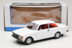 Volvo 142 Bela MCG 1:18 MCG18445 Kovina – slika 6 od 6