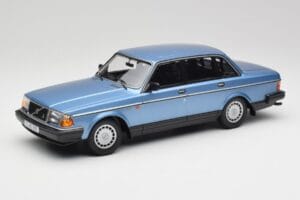 Volvo 240 GL Moder Metalik Minichamps 1:18 155171404 Kovina