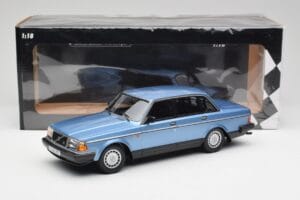 Volvo 240 GL Moder Metalik Minichamps 1:18 155171404 Kovina – slika 6 od 6