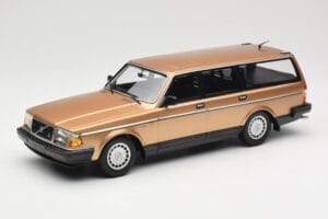Volvo 240 GL Karavan Gold Metallic Minichamps 1:18 155171415 Kovina