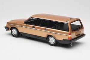 Volvo 240 GL Karavan Gold Metallic Minichamps 1:18 155171415 Kovina – slika 5 od 6