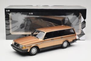 Volvo 240 GL Karavan Gold Metallic Minichamps 1:18 155171415 Kovina – slika 6 od 6