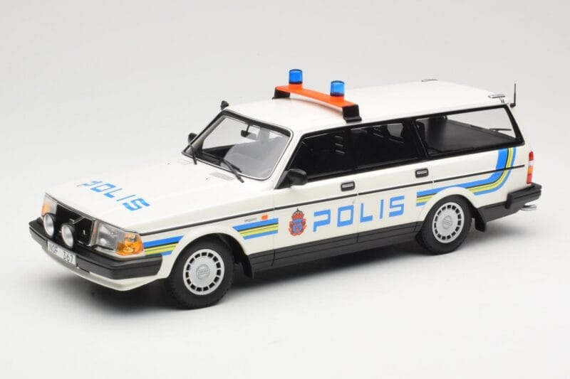 Volvo 240 GL Karavan Polis Sweden Minichamps 1:18 155171480 Kovina