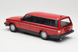 Volvo 240 GL Karavan Rdeč Minichamps 1:18 155171411 Kovina – slika 5 od 6