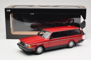Volvo 240 GL Karavan Rdeč Minichamps 1:18 155171411 Kovina – slika 6 od 6
