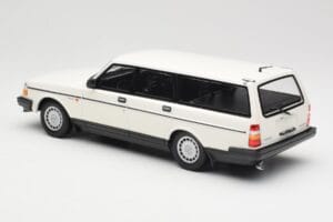 Volvo 240 GL Karavan Bel Minichamps 1:18 155171412 Kovina – slika 5 od 6