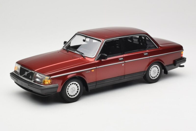 Volvo 240 GL Dark Red Metallic Minichamps 1:18 155171406 Kovina
