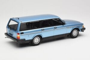 Volvo 240 GL Estate Blue Metallic Minichamps 1:18 155171414 Kovina – slika 2 od 6