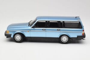 Volvo 240 GL Estate Blue Metallic Minichamps 1:18 155171414 Kovina – slika 3 od 6