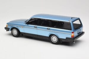 Volvo 240 GL Estate Blue Metallic Minichamps 1:18 155171414 Kovina – slika 5 od 6