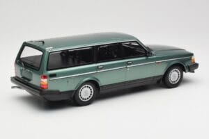 Volvo 240 GL Estate Green Metallic Minichamps 1:18 155171410 Kovina – slika 2 od 6
