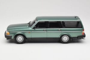 Volvo 240 GL Estate Green Metallic Minichamps 1:18 155171410 Kovina – slika 3 od 6