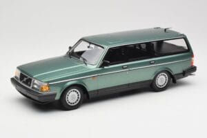 Volvo 240 GL Estate Green Metallic Minichamps 1:18 155171410 Kovina