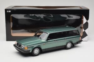 Volvo 240 GL Estate Green Metallic Minichamps 1:18 155171410 Kovina – slika 6 od 6