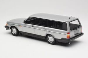 Volvo 240 GL Estate Srebrn Minichamps 1:18 155171416 Kovina – slika 5 od 6