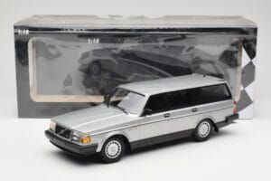 Volvo 240 GL Estate Srebrn Minichamps 1:18 155171416 Kovina – slika 6 od 6