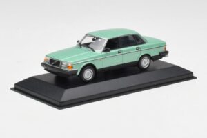 Volvo 240 GL Zelena Metalik Minichamps 1:43 400171402 Kovina – slika 2 od 4
