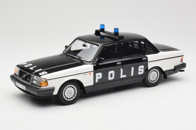 Volvo 240 GL Polis Sweden Črn Minichamps 1:18 155171497 Kovina