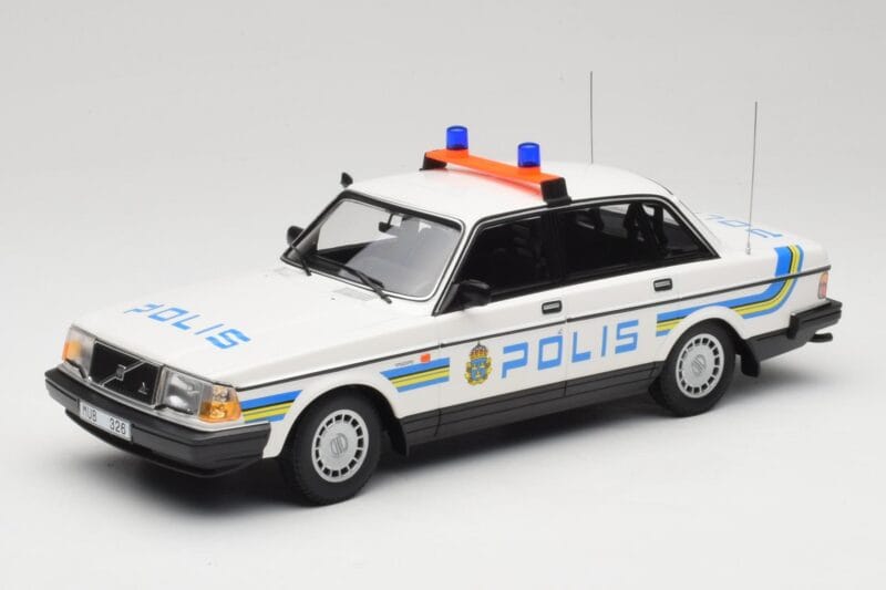 Volvo 240 GL Polis Sweden Minichamps 1:18 155171490 Kovina