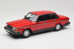 Volvo 240 GL Rdeč Minichamps 1:18 155171401 Kovina