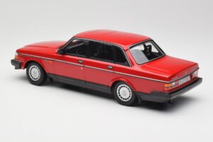 Volvo 240 GL Rdeč Minichamps 1:18 155171401 Kovina – slika 5 od 6
