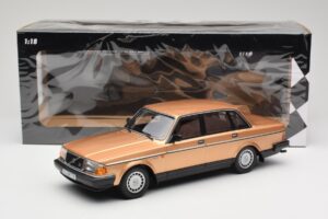 Volvo 240 GL Zlat Minichamps 1:18 155171405 Kovina – slika 6 od 6