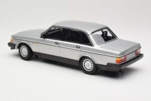 Volvo 240 GL Srebrn Minichamps 1:18 155171408 Kovina – slika 5 od 6