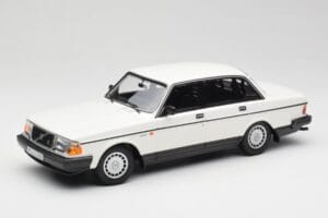 Volvo 240 GL Bel Minichamps 1:18 155171402 Kovina