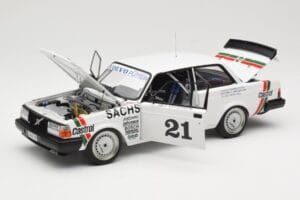 Volvo 240 Turbo #21 P. Stureson DTM Winner Wunstorf 1985 AUTOart 1:18 88592 Kovina – slika 2 od 8