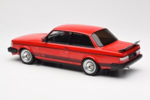 Volvo 240 Turbo Rdeč Custom IXO 1:18 18CMC177 Kovina – slika 5 od 5