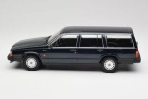 Volvo 740 GL Karavan Temno Zelen Metalik Minichamps 1:18 155171771 Kovina – slika 3 od 6