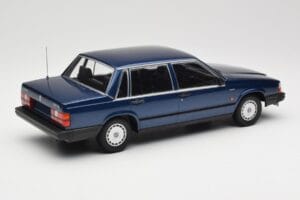 Volvo 740 GL Dark Blue Metallic Minichamps 1:18 155171701 Kovina – slika 2 od 6