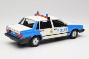 Volvo 740 GL Švedska Policija Minichamps 1:18 155171791 Kovina – slika 2 od 6