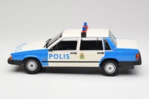 Volvo 740 GL Švedska Policija Minichamps 1:18 155171791 Kovina – slika 3 od 6
