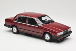 Volvo 740 GL Rdeč Minichamps 1:18 155171704 Kovina – slika 4 od 6